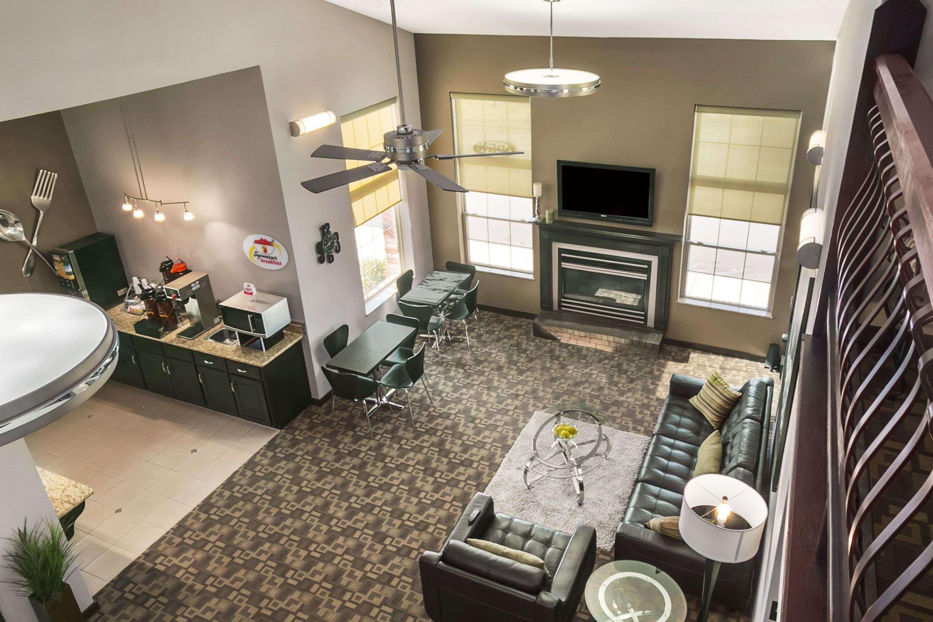 Super 8 By Wyndham Stafford/Springfield Area Motel Strafford Екстериор снимка